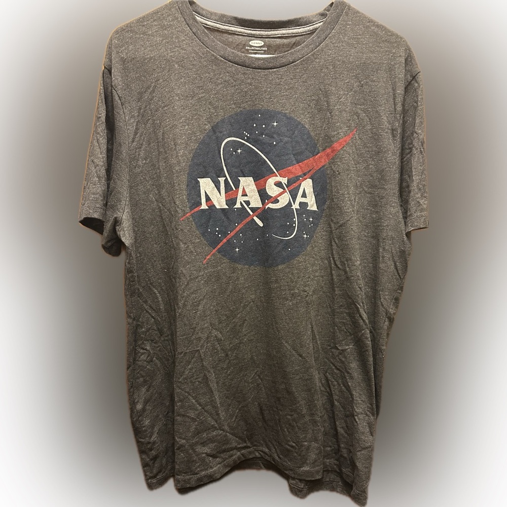 Old Navy Gray Short Sleeve Tee with Iconic NASA Logo
